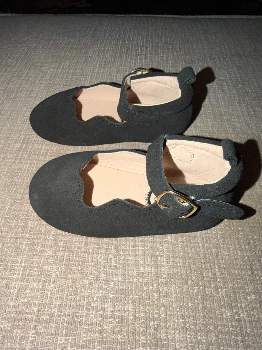 Toddler Girls Black Scalloped Mary Jane Dress Shoes with Ankle Strap